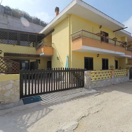 شقة Jajo كاستيلساردو